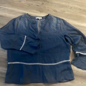 FOURTEENTH PLACE soft denim like shirt, flowy